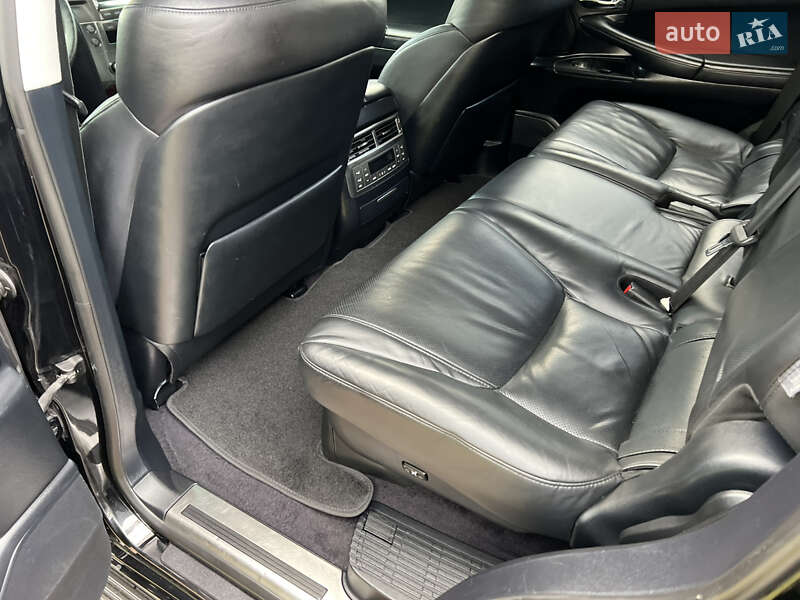 Позашляховик / Кросовер Lexus LX 2011 в Києві