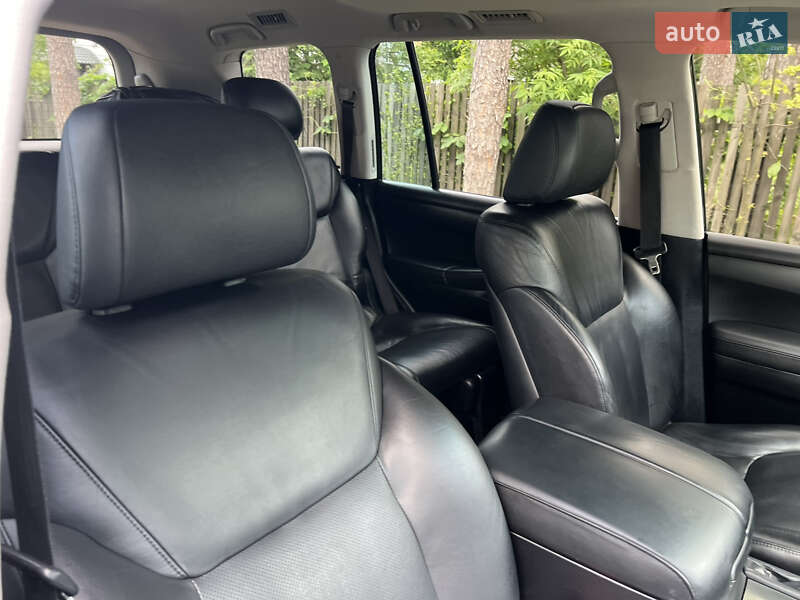 Позашляховик / Кросовер Lexus LX 2011 в Києві