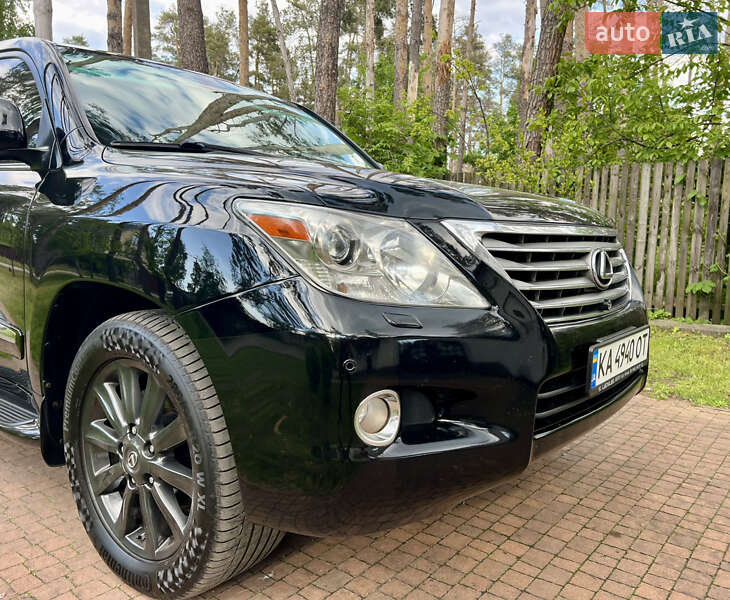 Позашляховик / Кросовер Lexus LX 2011 в Києві