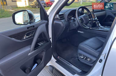 Внедорожник / Кроссовер Lexus LX 2022 в 