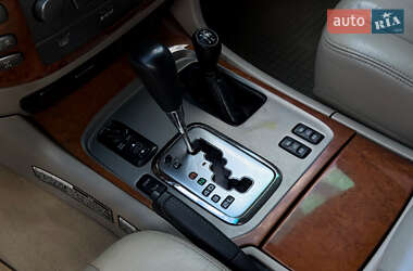 Позашляховик / Кросовер Lexus LX 2005 в 
