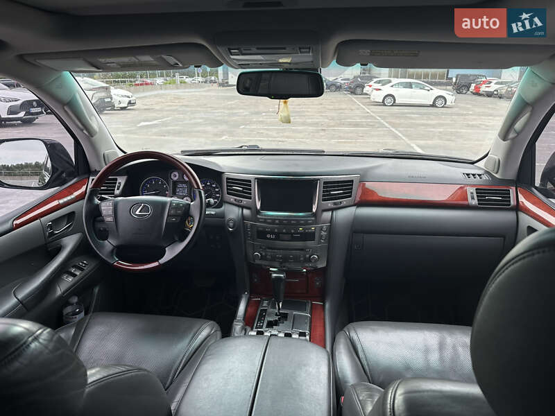 Внедорожник / Кроссовер Lexus LX 2008 в Киеве