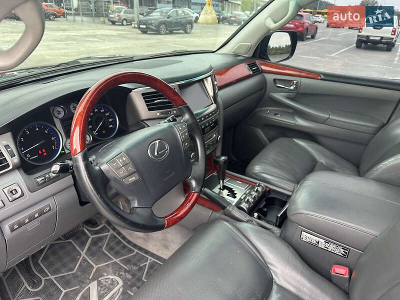 Внедорожник / Кроссовер Lexus LX 2008 в Киеве
