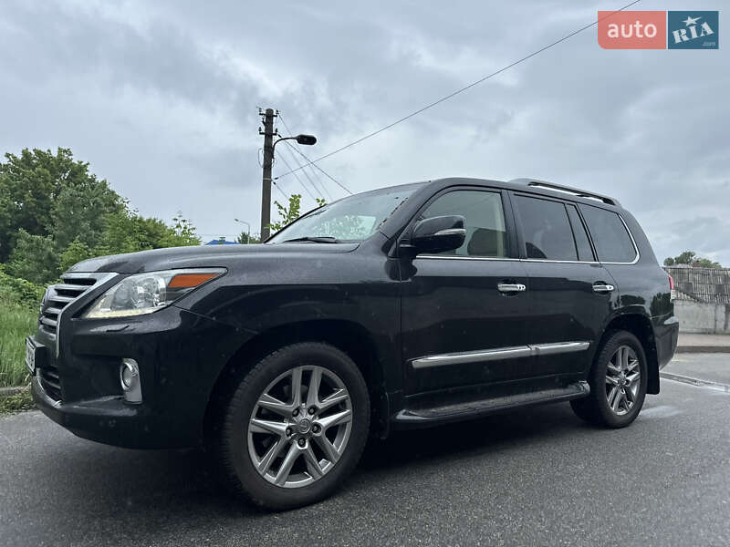 Позашляховик / Кросовер Lexus LX 2012 в 