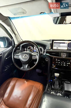Внедорожник / Кроссовер Lexus LX 2015 в 
