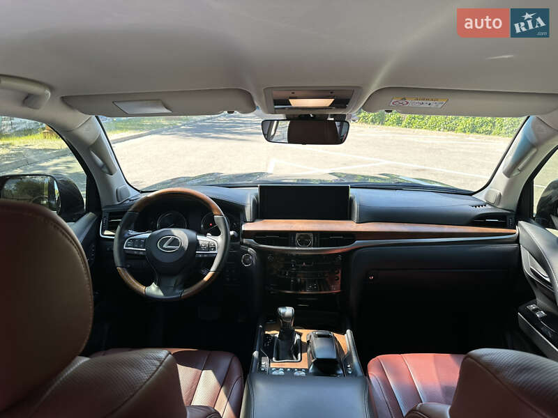 Внедорожник / Кроссовер Lexus LX 2017 в Днепре