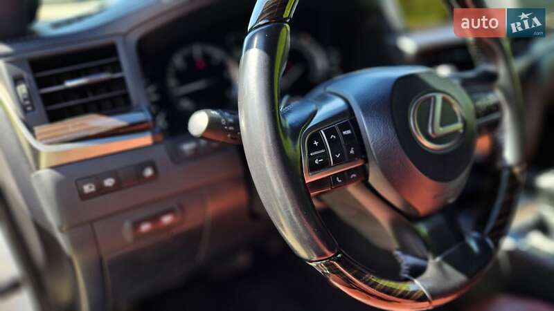 Внедорожник / Кроссовер Lexus LX 2019 в Сваляве