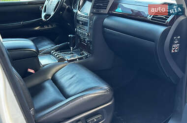Позашляховик / Кросовер Lexus LX 2010 в 