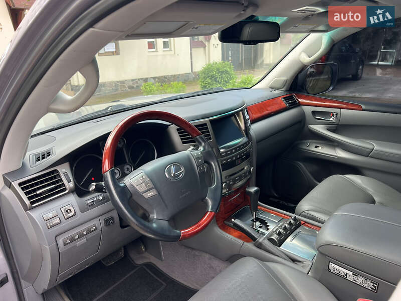 Позашляховик / Кросовер Lexus LX 2008 в Києві