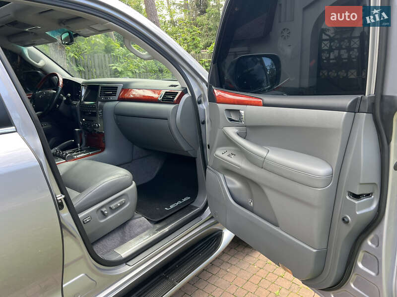 Позашляховик / Кросовер Lexus LX 2008 в Києві