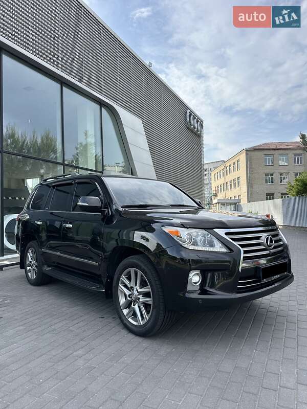 Позашляховик / Кросовер Lexus LX 2014 в Києві