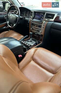 Позашляховик / Кросовер Lexus LX 2014 в 