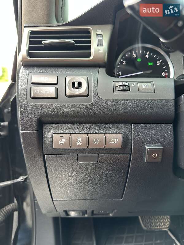 Позашляховик / Кросовер Lexus LX 2014 в Києві