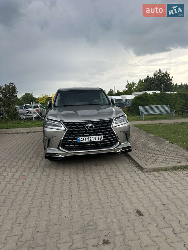 Внедорожник / Кроссовер Lexus LX 2016 в Рахове
