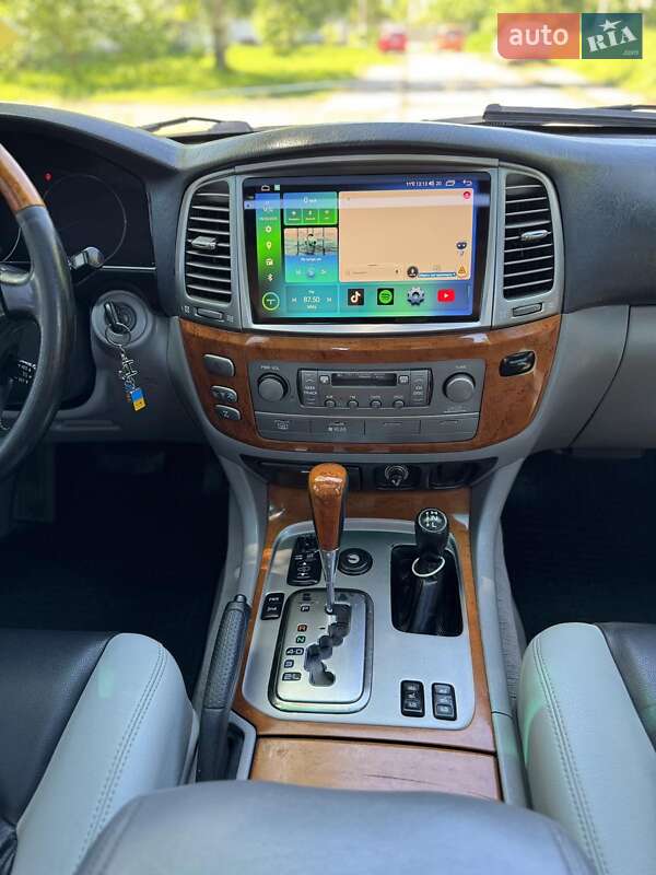 Позашляховик / Кросовер Lexus LX 2005 в Косові