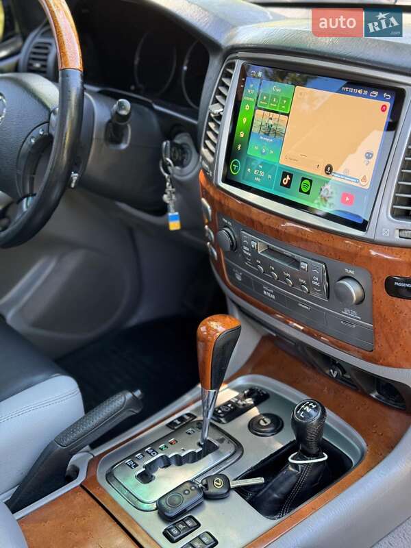 Позашляховик / Кросовер Lexus LX 2005 в Косові
