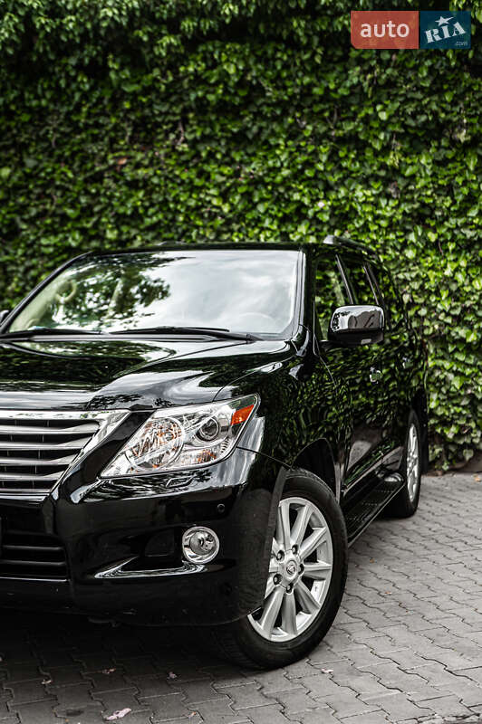 Внедорожник / Кроссовер Lexus LX 2010 в Одессе