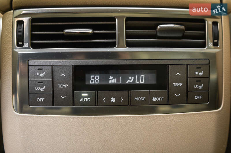 Внедорожник / Кроссовер Lexus LX 2010 в Одессе