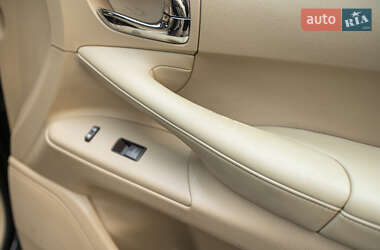 Внедорожник / Кроссовер Lexus LX 2010 в 