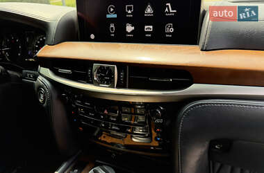 Внедорожник / Кроссовер Lexus LX 2019 в 