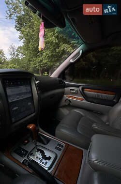Внедорожник / Кроссовер Lexus LX 2005 в 