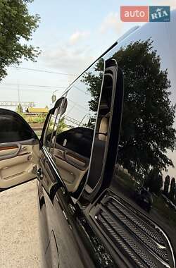 Позашляховик / Кросовер Lexus LX 2004 в 