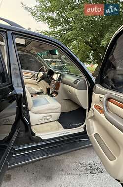 Позашляховик / Кросовер Lexus LX 2004 в 