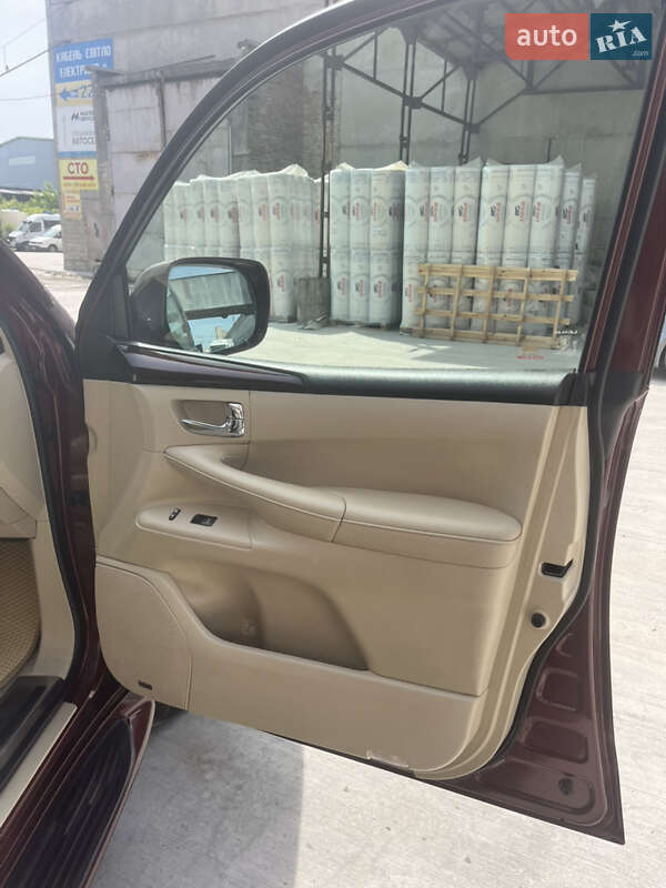 Позашляховик / Кросовер Lexus LX 2011 в Львові