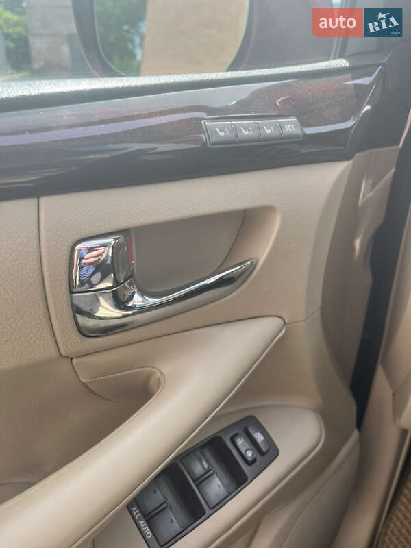 Позашляховик / Кросовер Lexus LX 2011 в Львові