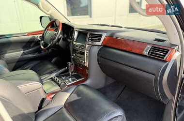 Внедорожник / Кроссовер Lexus LX 2011 в 