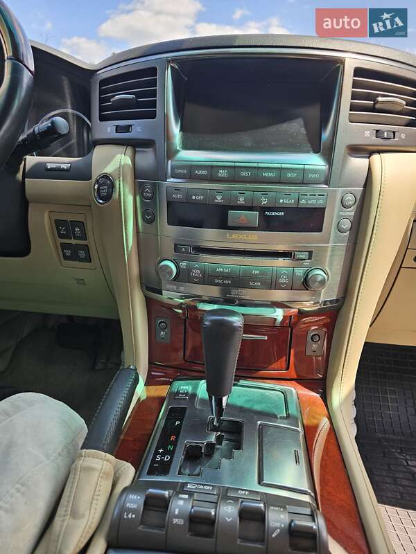 Внедорожник / Кроссовер Lexus LX 2008 в Днепре