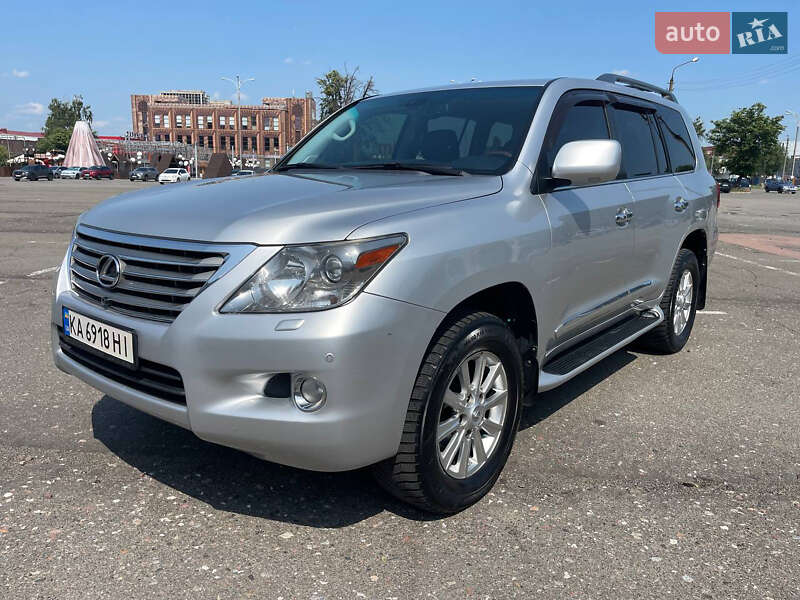 Внедорожник / Кроссовер Lexus LX 2010 в 