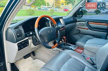 Внедорожник / Кроссовер Lexus LX 2006 в 