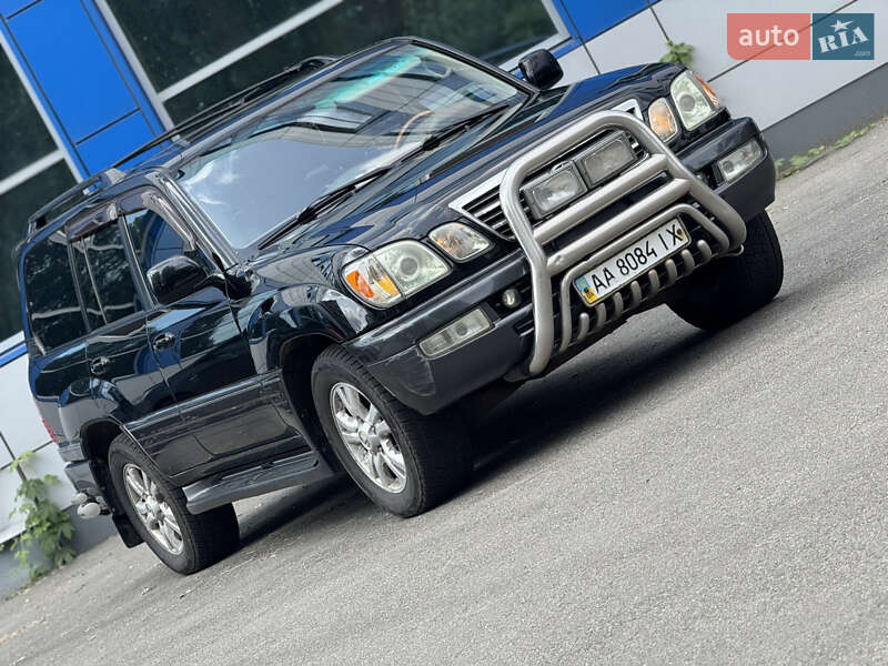 Внедорожник / Кроссовер Lexus LX 2005 в 