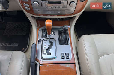 Внедорожник / Кроссовер Lexus LX 2005 в 