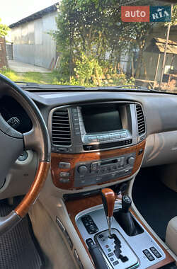 Внедорожник / Кроссовер Lexus LX 2006 в 