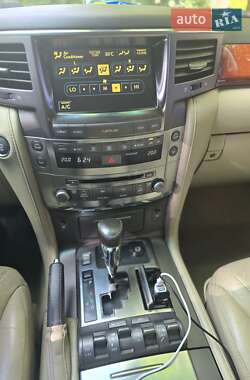 Внедорожник / Кроссовер Lexus LX 2008 в 