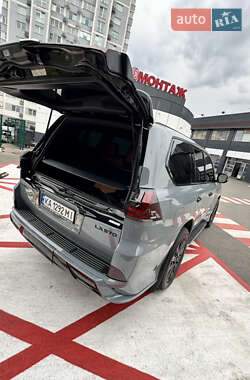 Внедорожник / Кроссовер Lexus LX 2017 в 