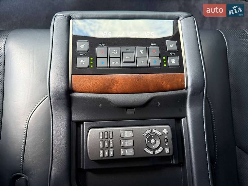 Позашляховик / Кросовер Lexus LX 2016 в Рівному