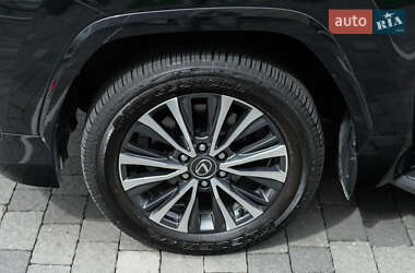 Позашляховик / Кросовер Lexus LX 2024 в 