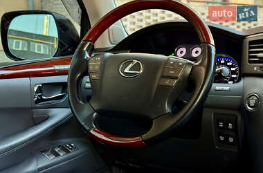 Позашляховик / Кросовер Lexus LX 2008 в 