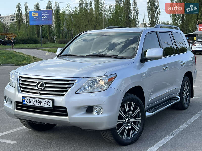 Lexus LX 2010