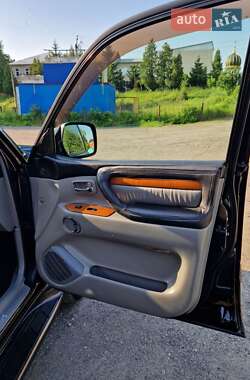 Внедорожник / Кроссовер Lexus LX 2007 в 