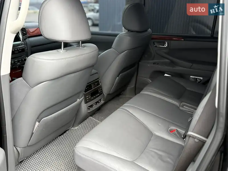 Внедорожник / Кроссовер Lexus LX 2009 в 