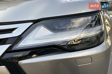 Внедорожник / Кроссовер Lexus LX 2022 в 