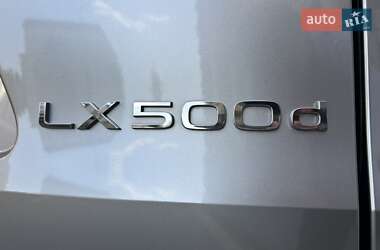 Внедорожник / Кроссовер Lexus LX 2022 в 