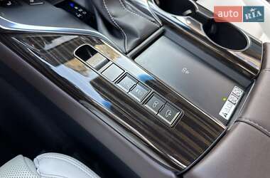 Внедорожник / Кроссовер Lexus LX 2022 в 