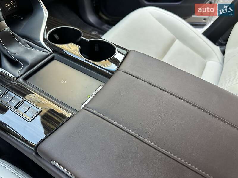 Внедорожник / Кроссовер Lexus LX 2022 в Киеве