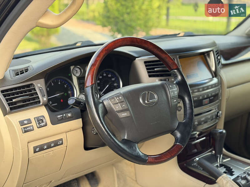 Внедорожник / Кроссовер Lexus LX 2011 в Киеве