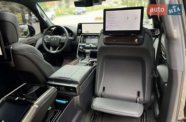 Позашляховик / Кросовер Lexus LX 2023 в 